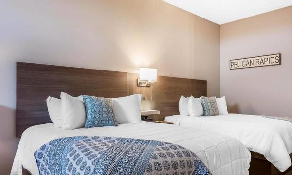 2 Queen Beds Photo 2