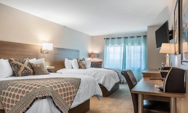 2 Queen Beds Photo 5