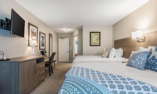 2 Queen Beds Photo 3