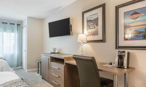 2 Queen Beds Photo 4