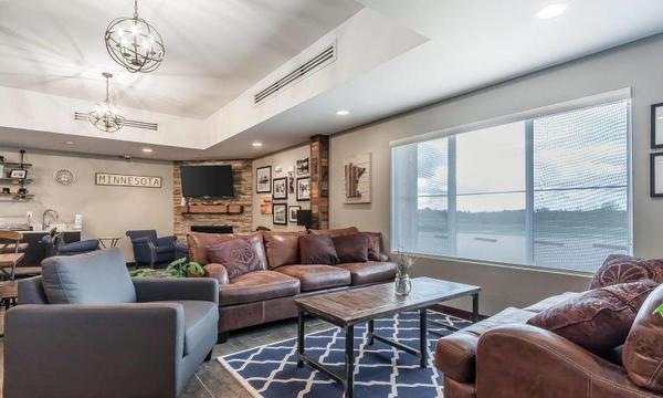 2 Queen Beds Photo 11