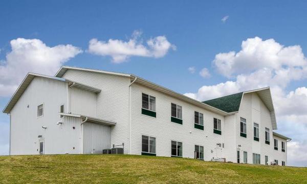 1 King Bed Suite Photo 12